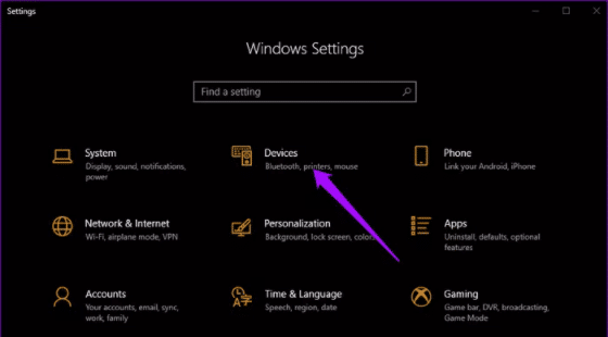 كيفية اظهار شريط اللغة في ويندوز 10 اضغط على خيار الأجهزة
